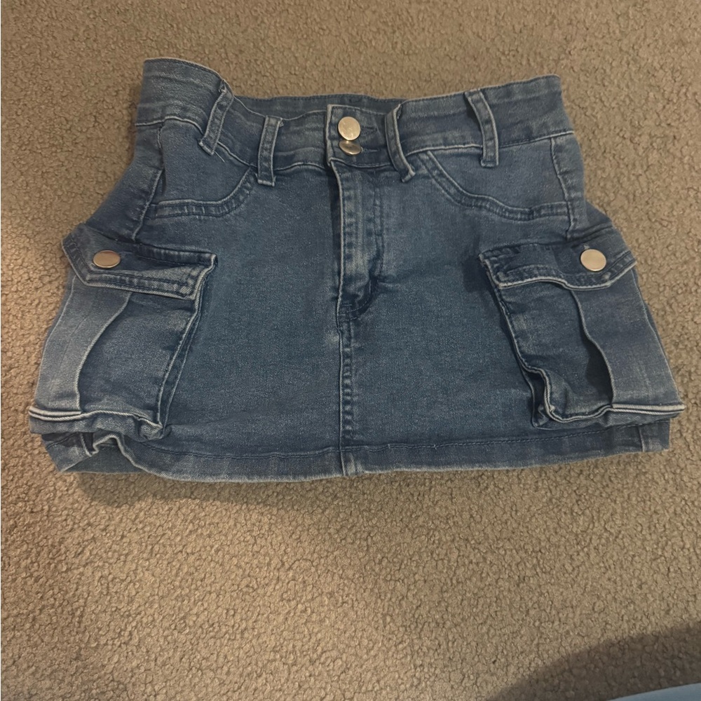 Stylish Denim Mini Skirt with Pockets